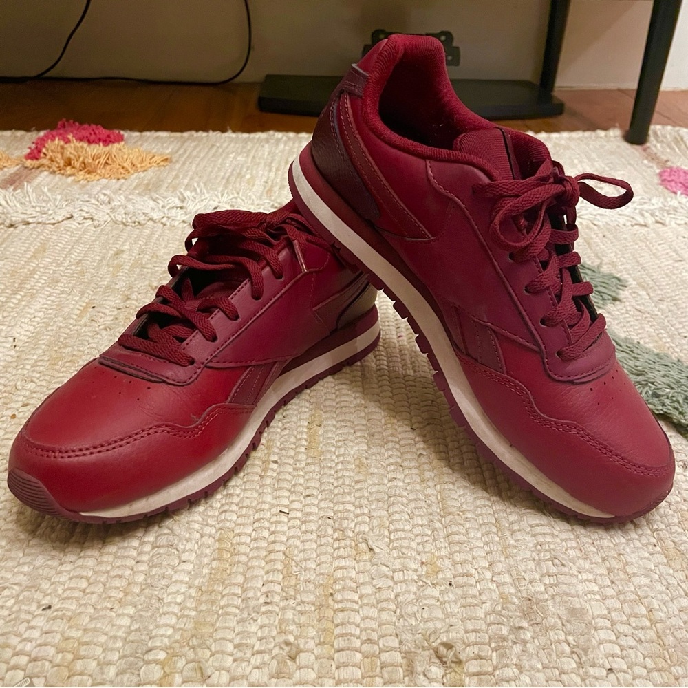 Merlot red Reebok Classics
